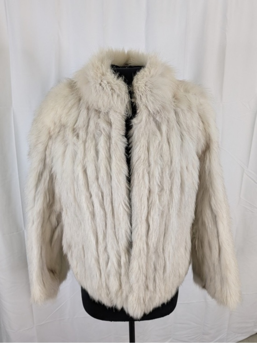 Vintage Saga Fox Genuine Blue Fox Fur Jacket Ivory Cream  Finland fur Size M